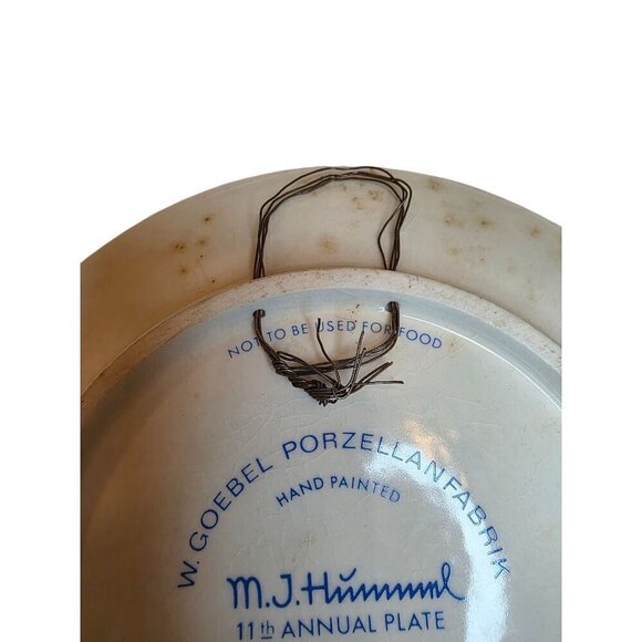 M.J. Hummel 1981 Annual Plate Hum 271 Hand-Painted Goebel Porcelain Germany - Picture 9 of 9
